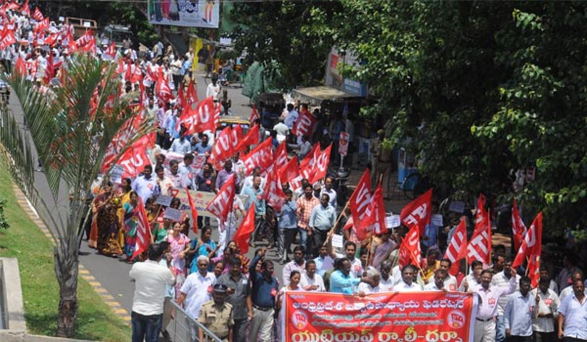 United Teachers Federation intensifies stir over closure of schools