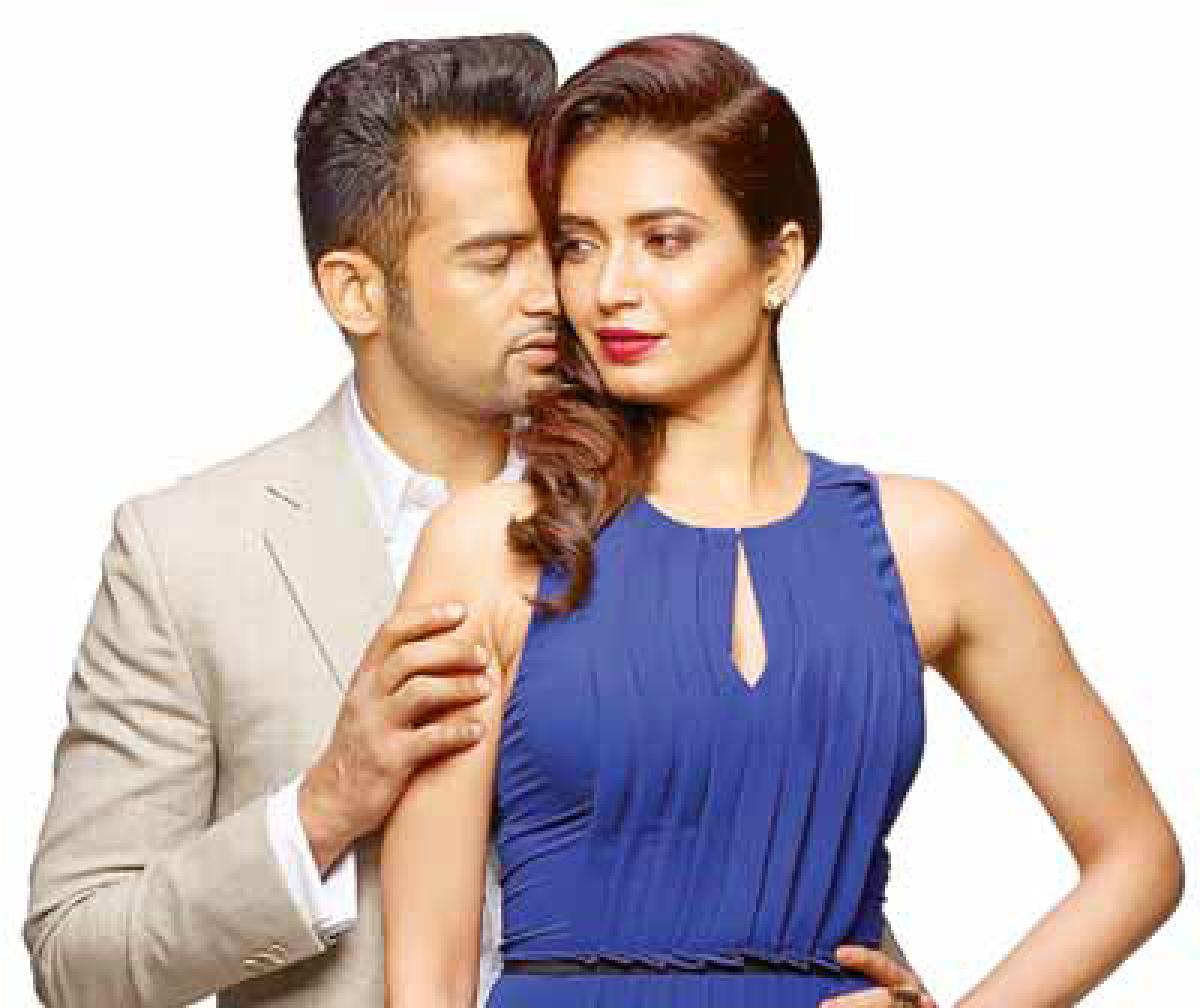 Karishma, Upen shake a leg on ‘Pardes’ song