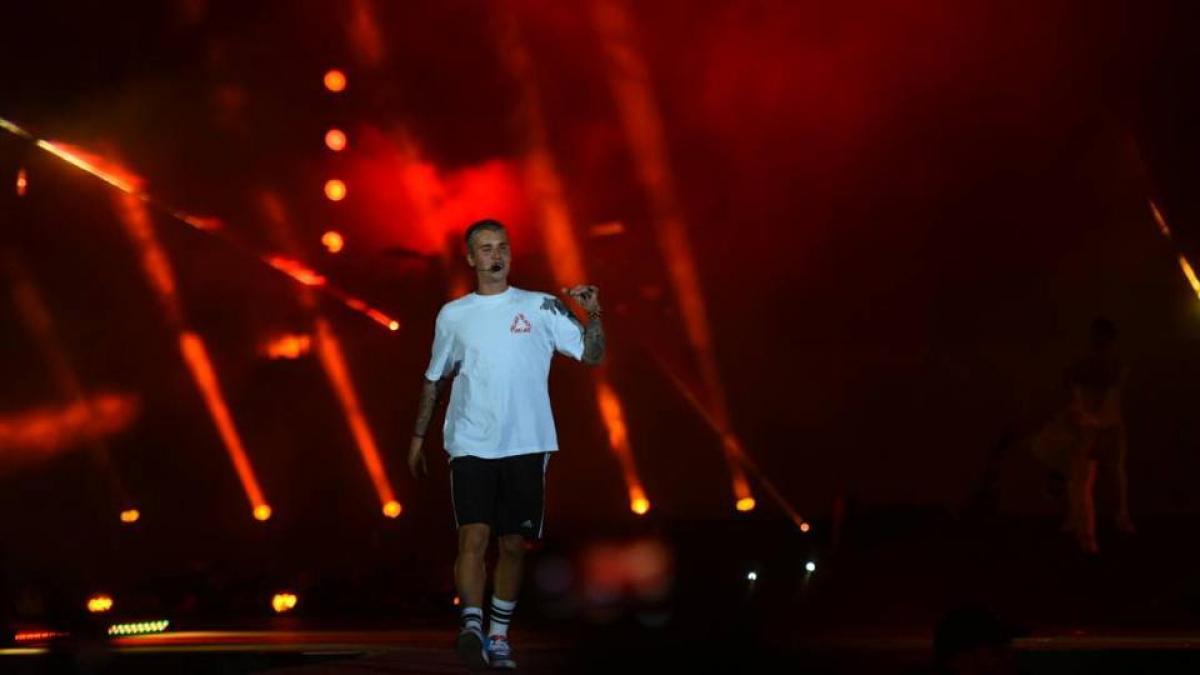Justin Bieber thanks fans at Mumbai concert, promises to be back