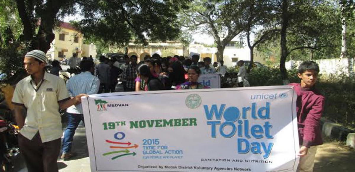 Students take out rally to emphasise construction of toilets at home