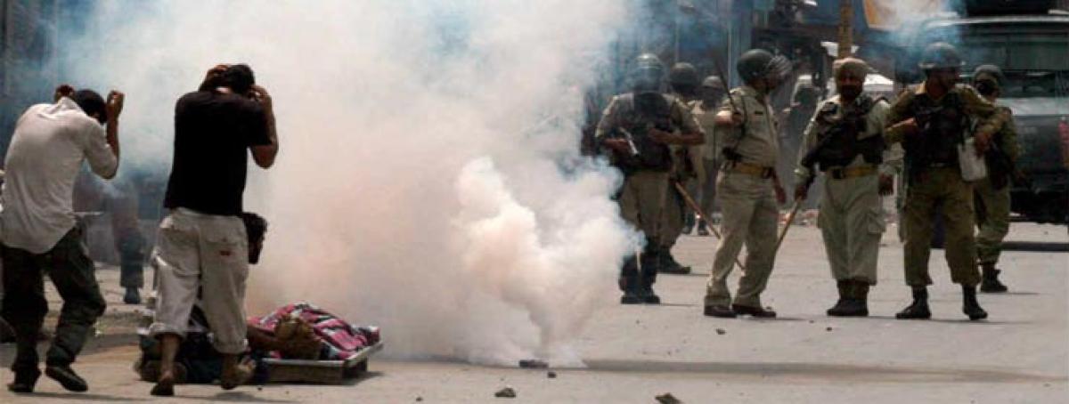 Youth dies after clash with security forces in Srinagar