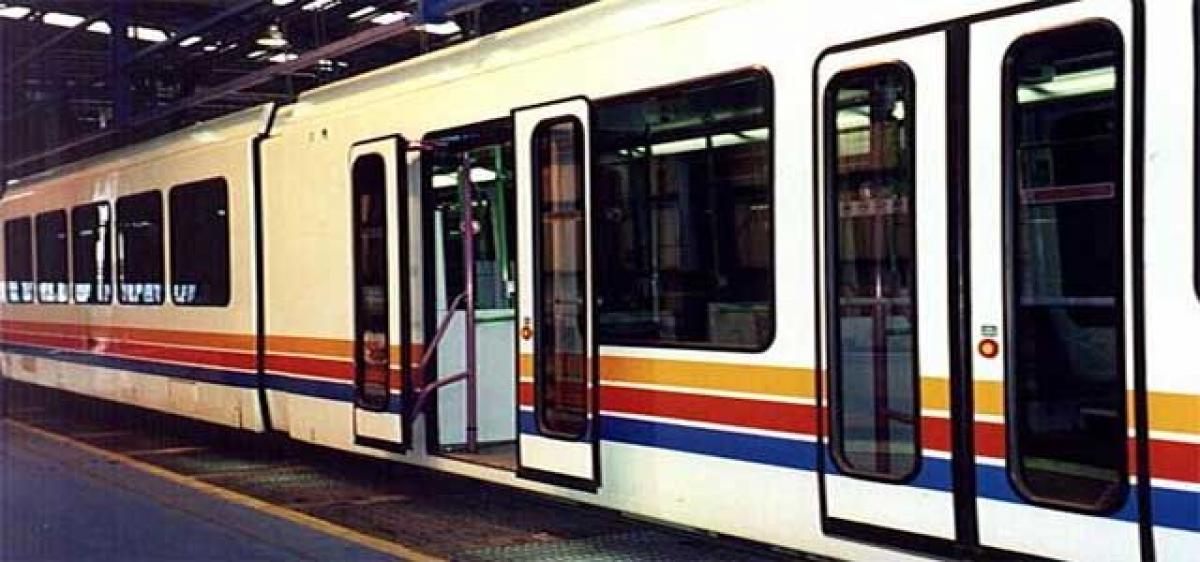 Automatic door locking system in Rajdhani, Shatabdi trains