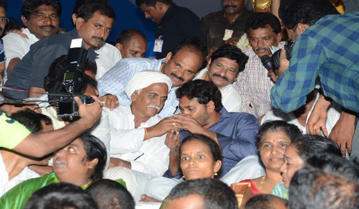 Jagan lambasts CM over drop in area of cultivation