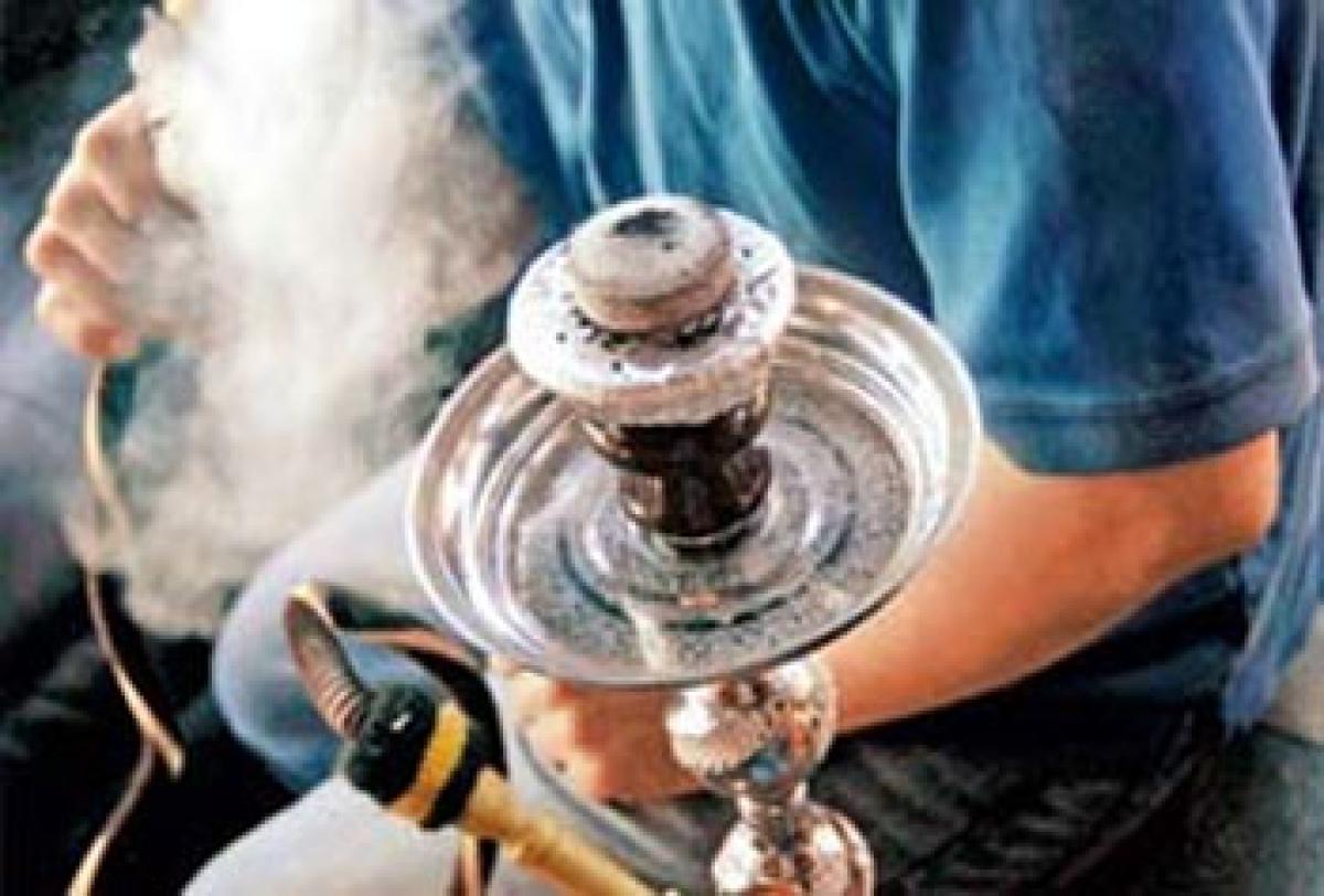 60 minors detained from hookah parlours