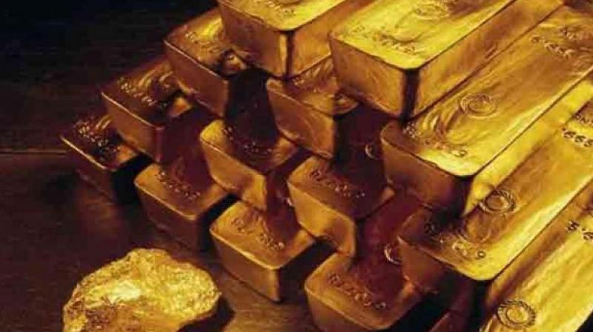 Lower prices boost gold demand in India, Chinese buying wanes