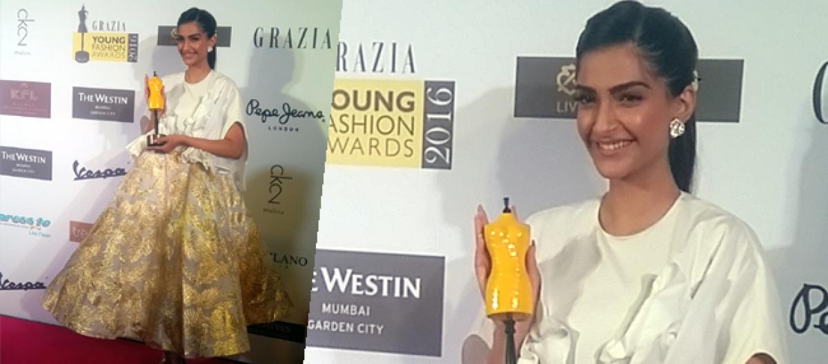 Cover Girl ​award for Sonam Kapoor at the Grazia Young Fashion Awards!