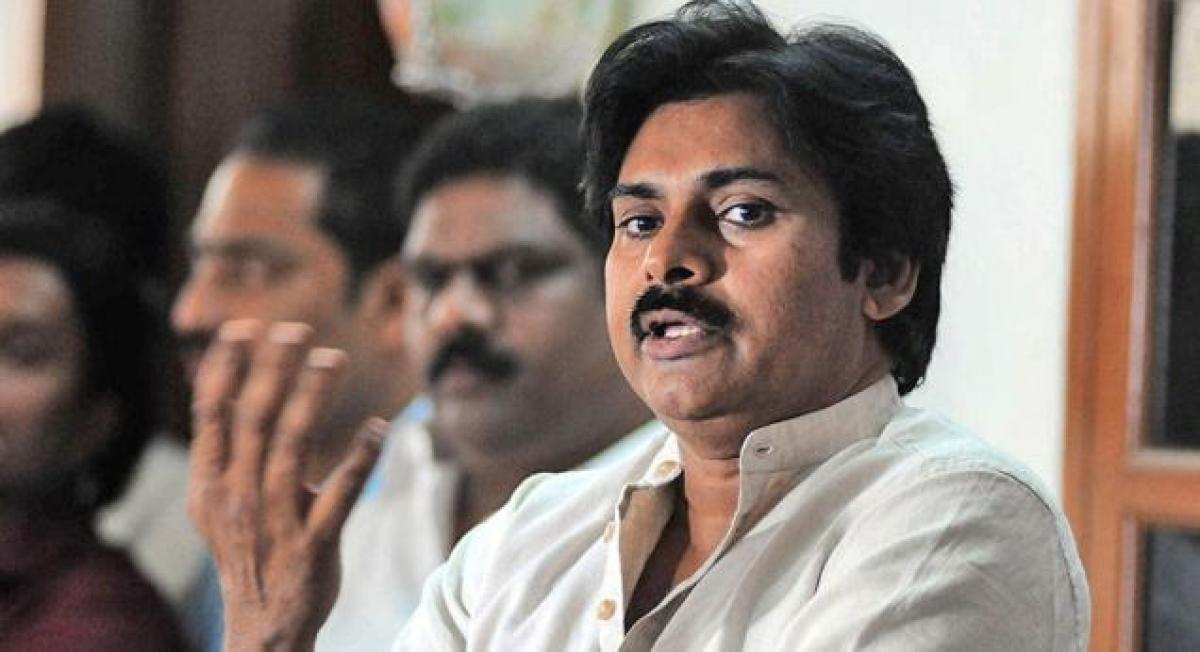 Pawan Kalyan takes on AP leaders on Special Status to Andhra Pradesh