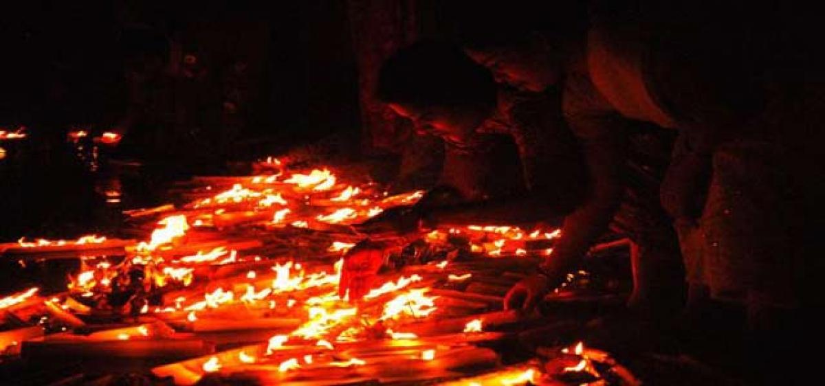 Devotees throng Lord Siva temples