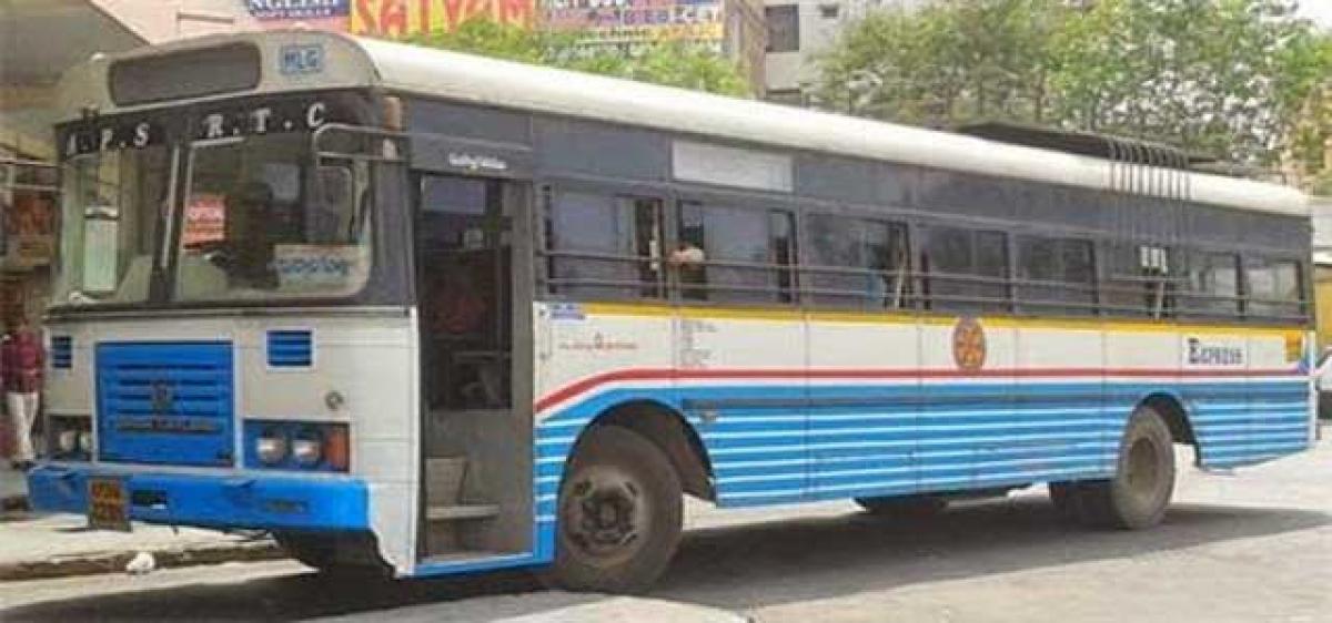 Passengers face hardships at Bhainsa bus stand
