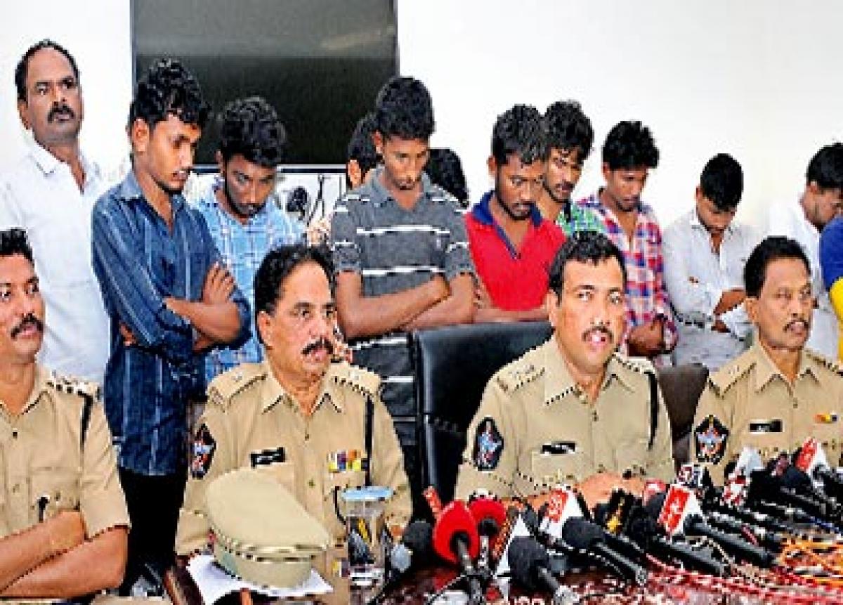 6-member gang held for murder of 3 rowdy-sheeters