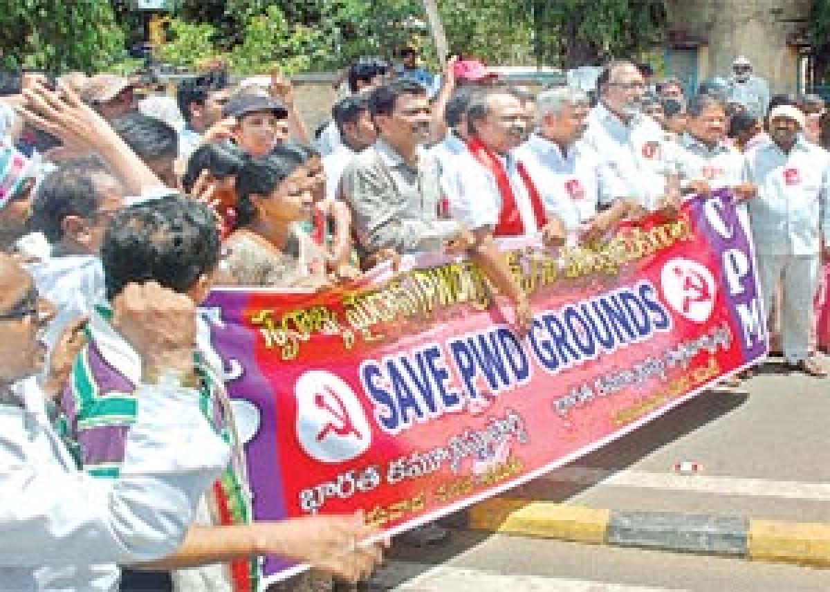 Left parties protest against City Square