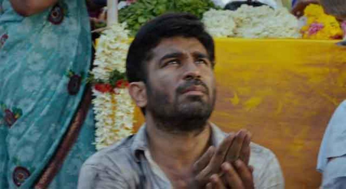 Vijay Antony puts top actors in shade