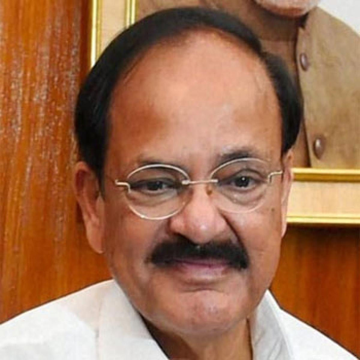 Venkaiah congratulates farmer winning Padma Shri