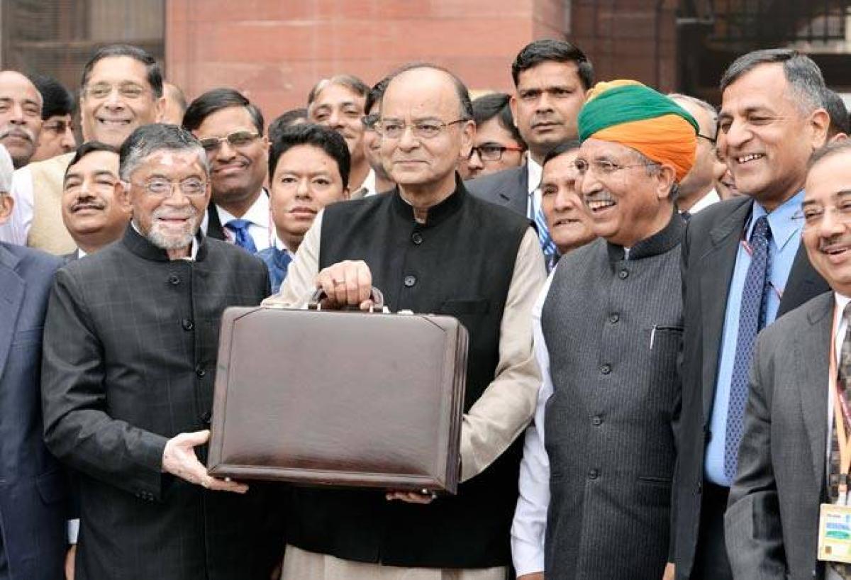 Arun Jaitley gets appreciation from the President for finishing budget process by 31 March