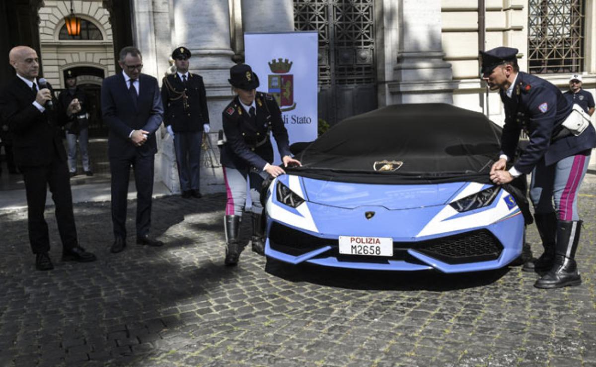 Italian Police Get New Lamborghini
