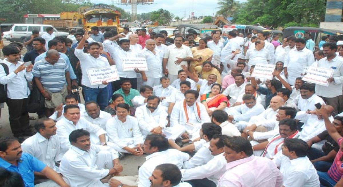 Peddireddy condemns removal of YSR statue.