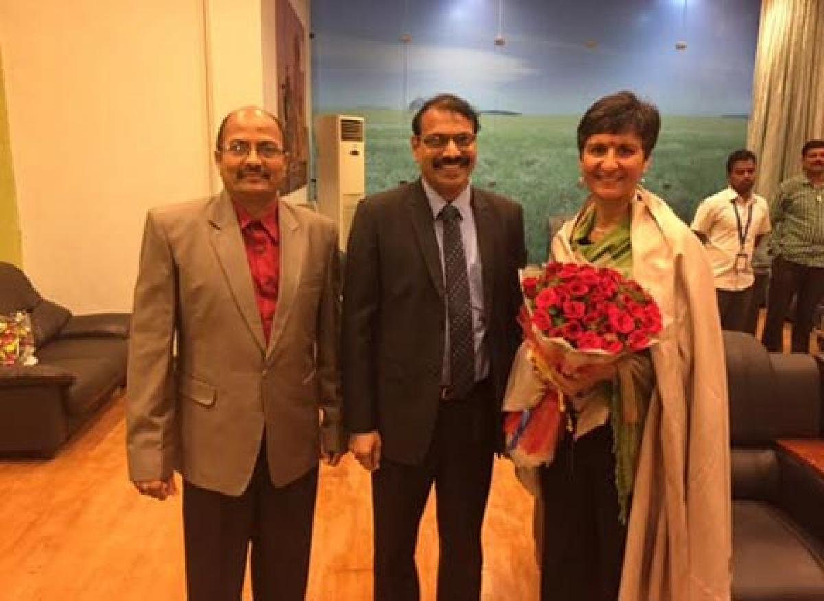 Andhra University Vice-Chancellor meets Australian envoy