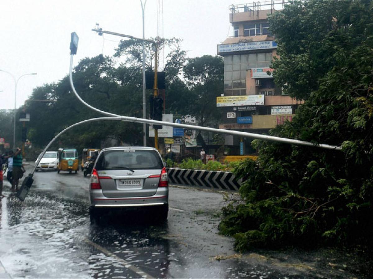 Cyclone Vardah: More than 10,000 people rescued in Tamil Nadu