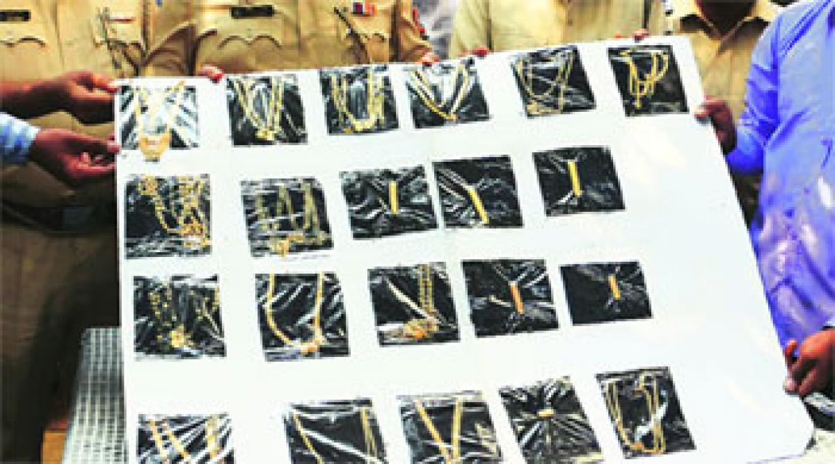 4 lakh gold recovered from repeat offender