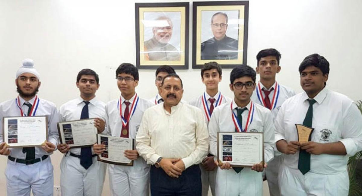 Indian students selected for NASA competition meet Jitendra Singh