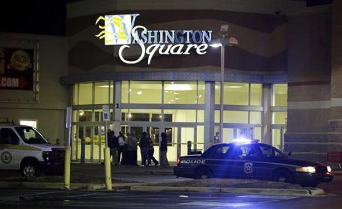 Gunman opens fire at Washington Square Mall, 3 hurt