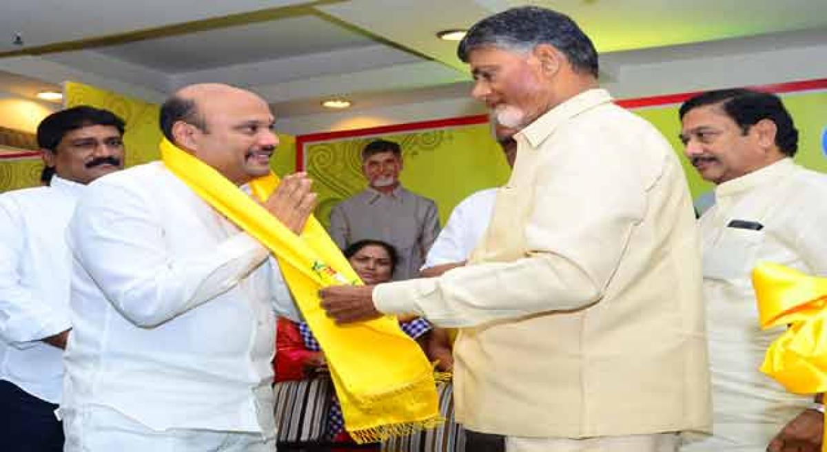 Bobbili MLA Sujay Krishna joins TDP, says Jagan directionless