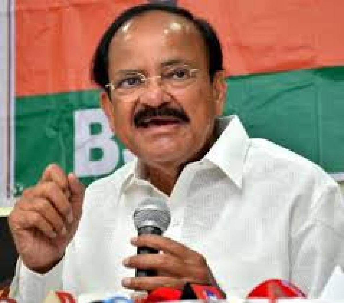 Venkaiah urged to help expand Hyd city transport