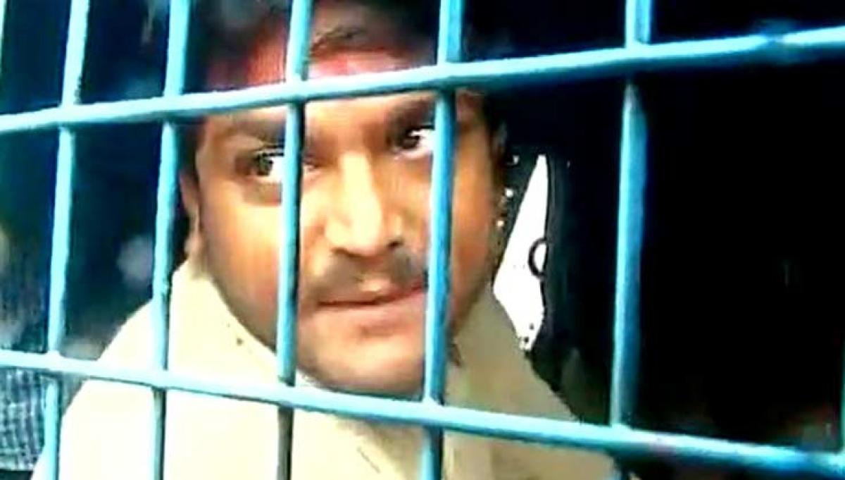 Hardik Patel taken into custody in Gujarat