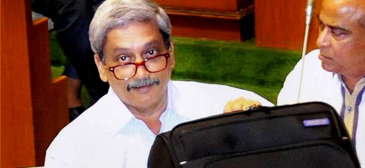 Parrikar presents budget, focuses on agriculture, education