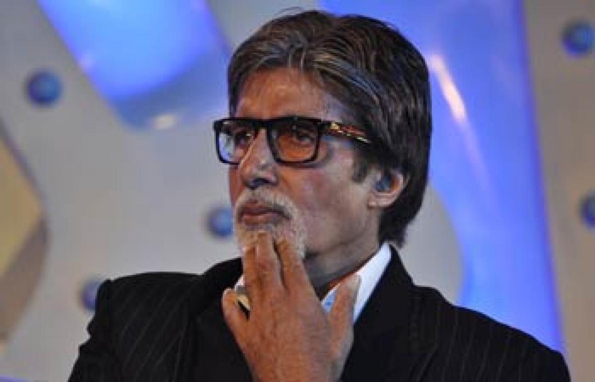 Breaking news: Amitabh Bachchan hurts rib cage during shoot