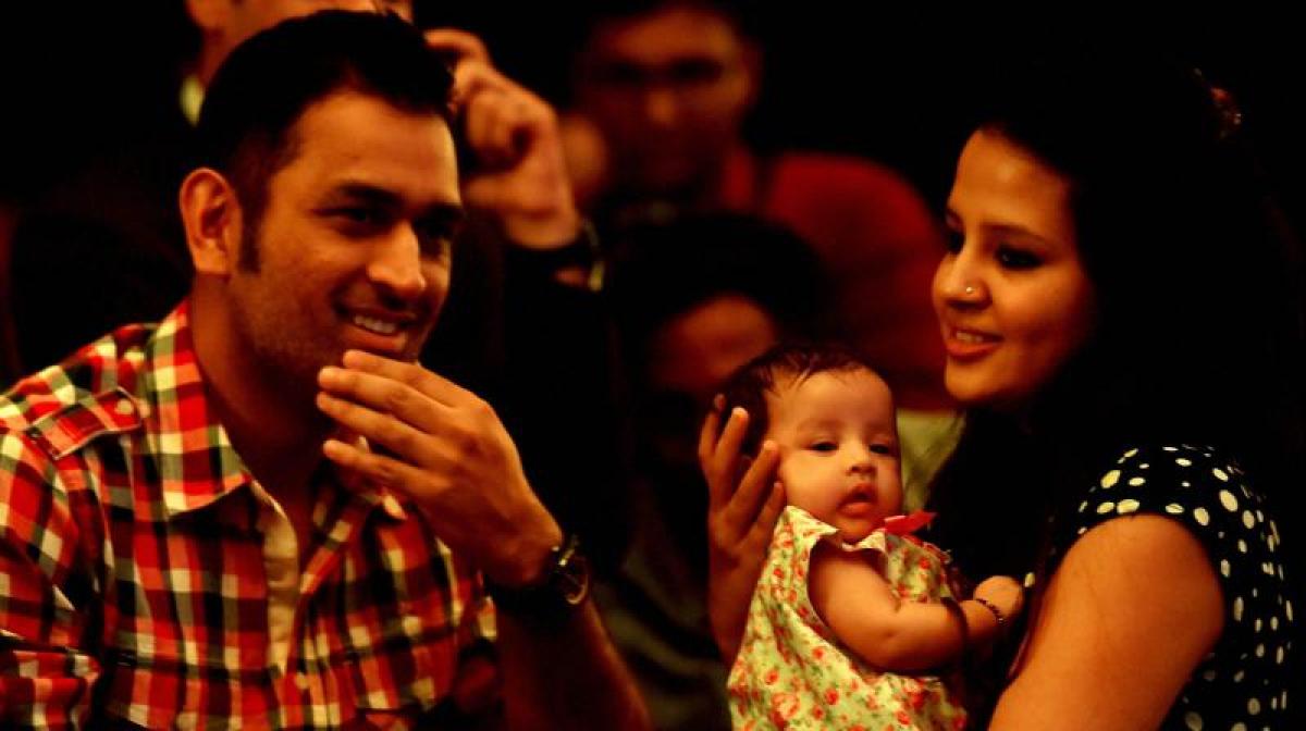 Dhoni’s Aadhar details leaked, Sakshi expresses discontent on Twitter