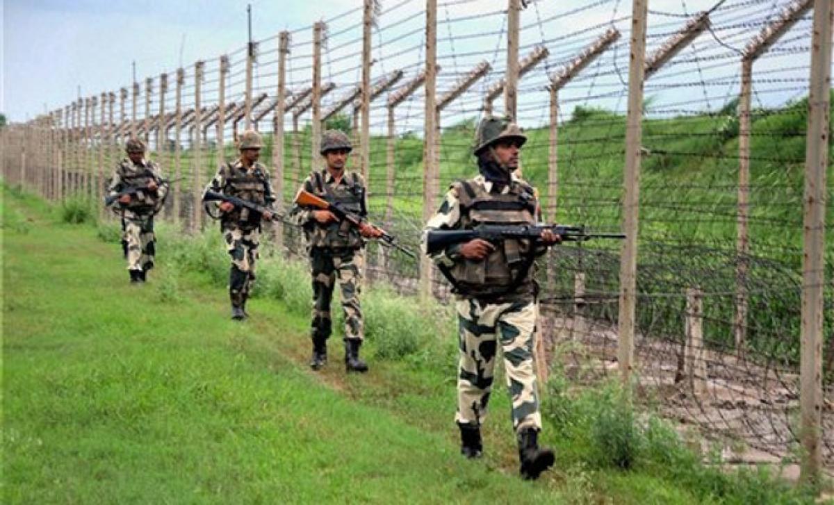 Pakistan Army open fire along LoC, Indian forces retaliate