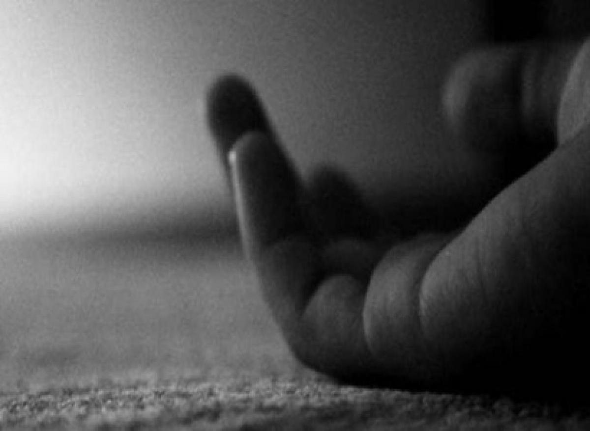 Woman ends life in police station premises in Karimnagar