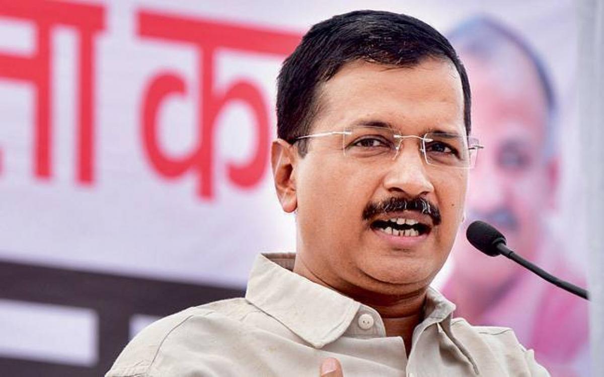 Kejriwal promises to clean up Delhi in one year