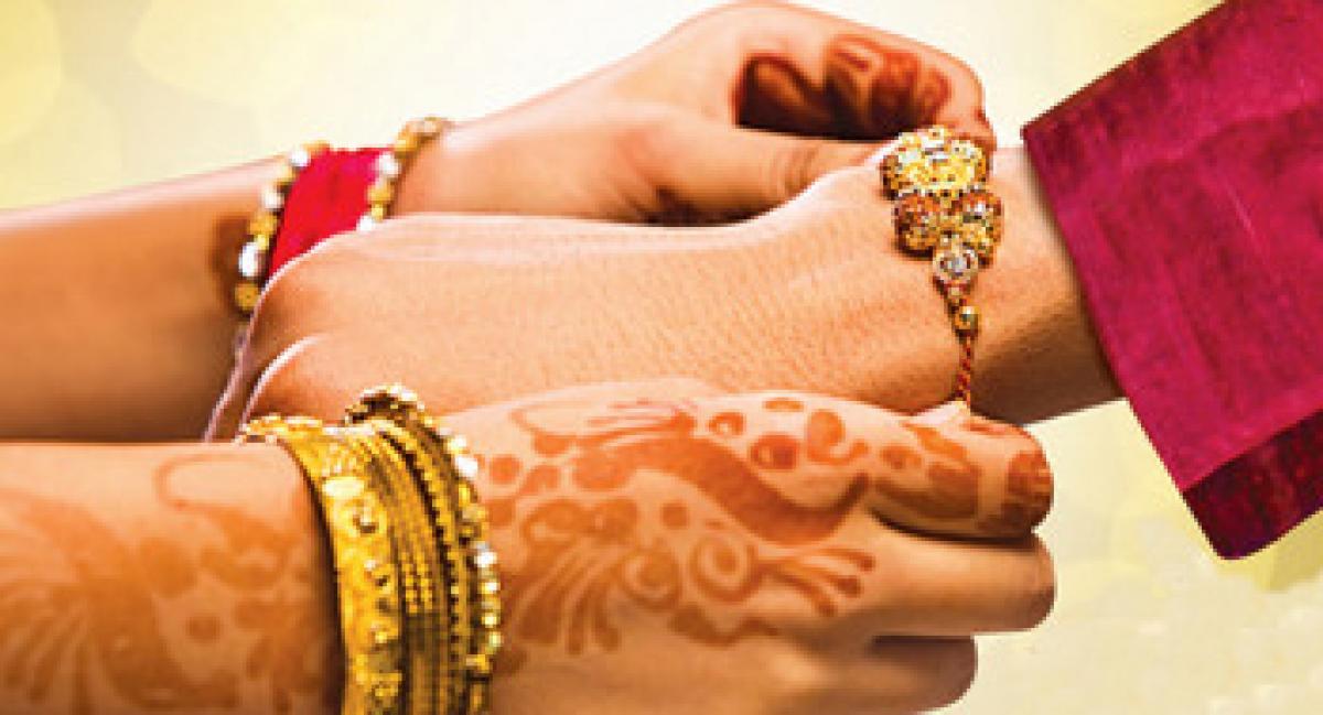 Bhai-Behen relationships in Bollywood; Raksha Bandhan special