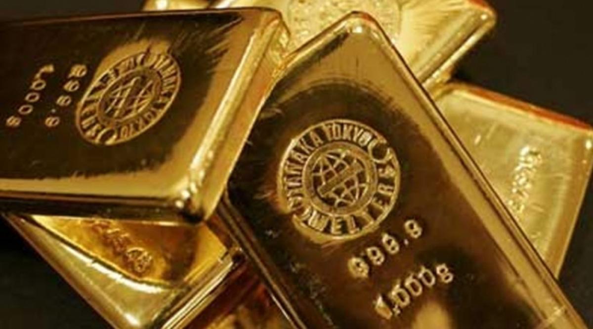 2 kg gold seized from passenger at the Rajiv Gandhi International Airport