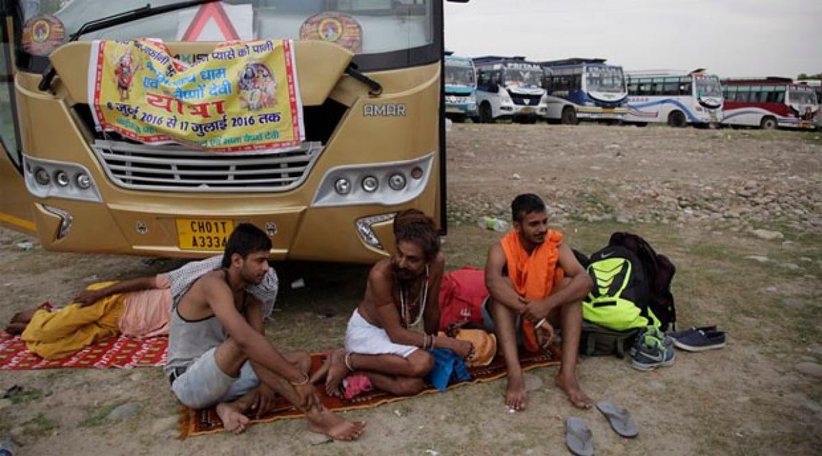 Movement of Amarnath pilgrims suspended