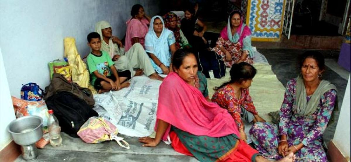 Border residents reluctant to shift despite ceasefire violations by Pak