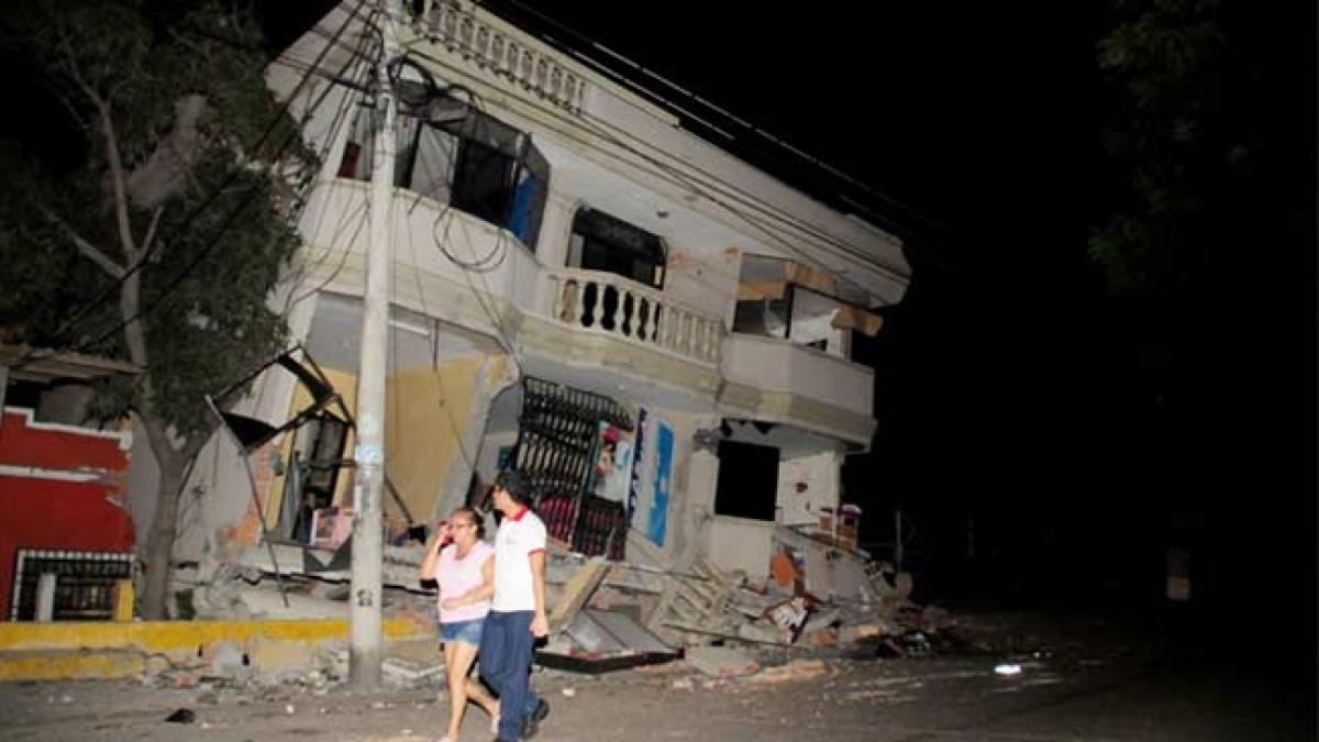 7.8 earthquake in Ecuador kills at least 41, tsunami alert issued