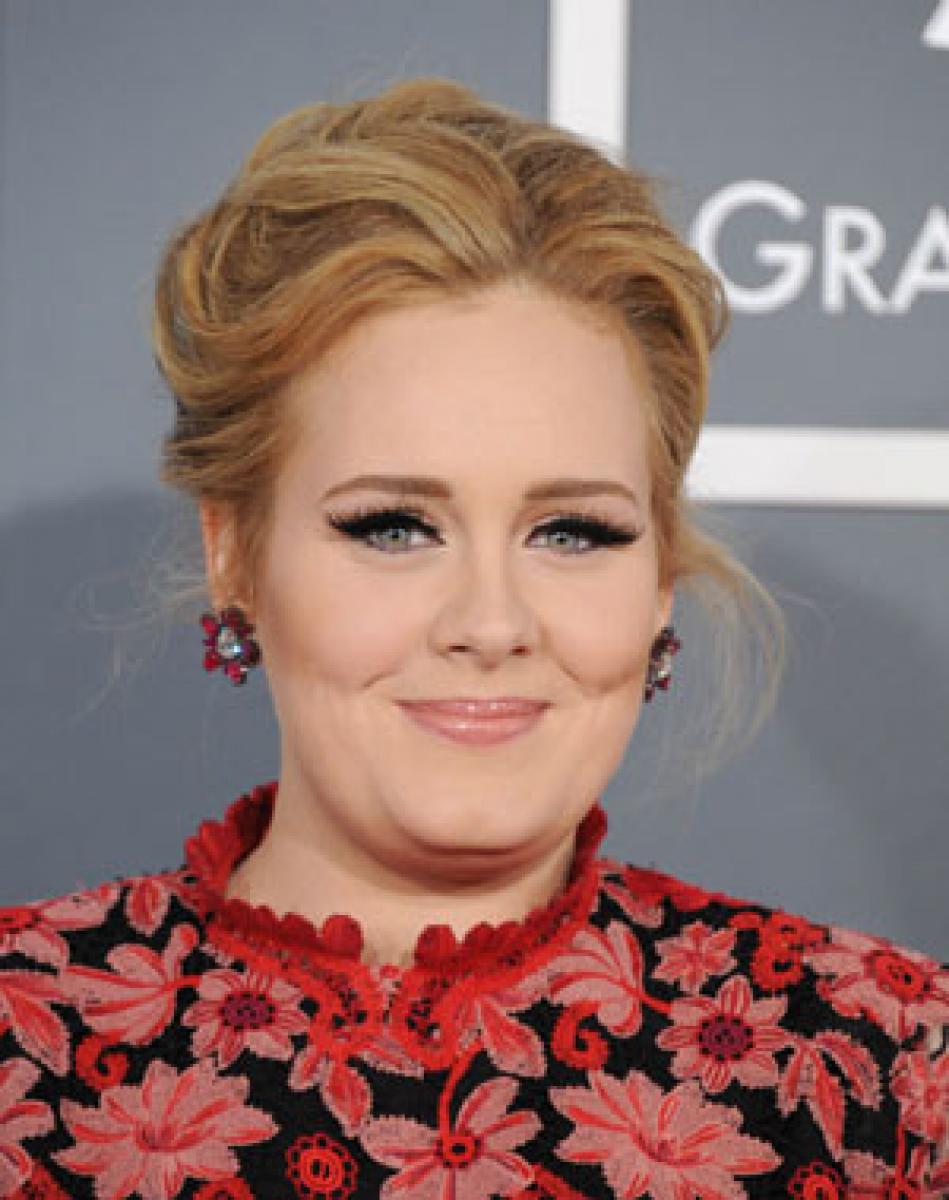 Adele bonds with Victoria Beckham