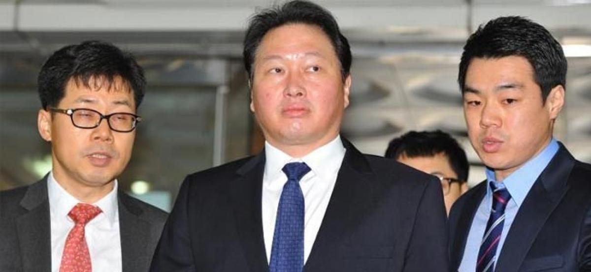 South Korea prosecutors to question SK Group chief in corruption probe