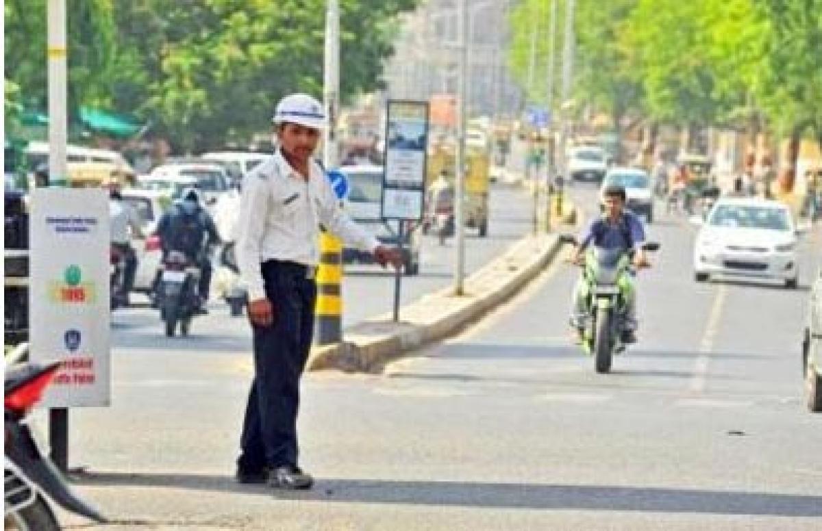 Traffic curbs in pilgrim city