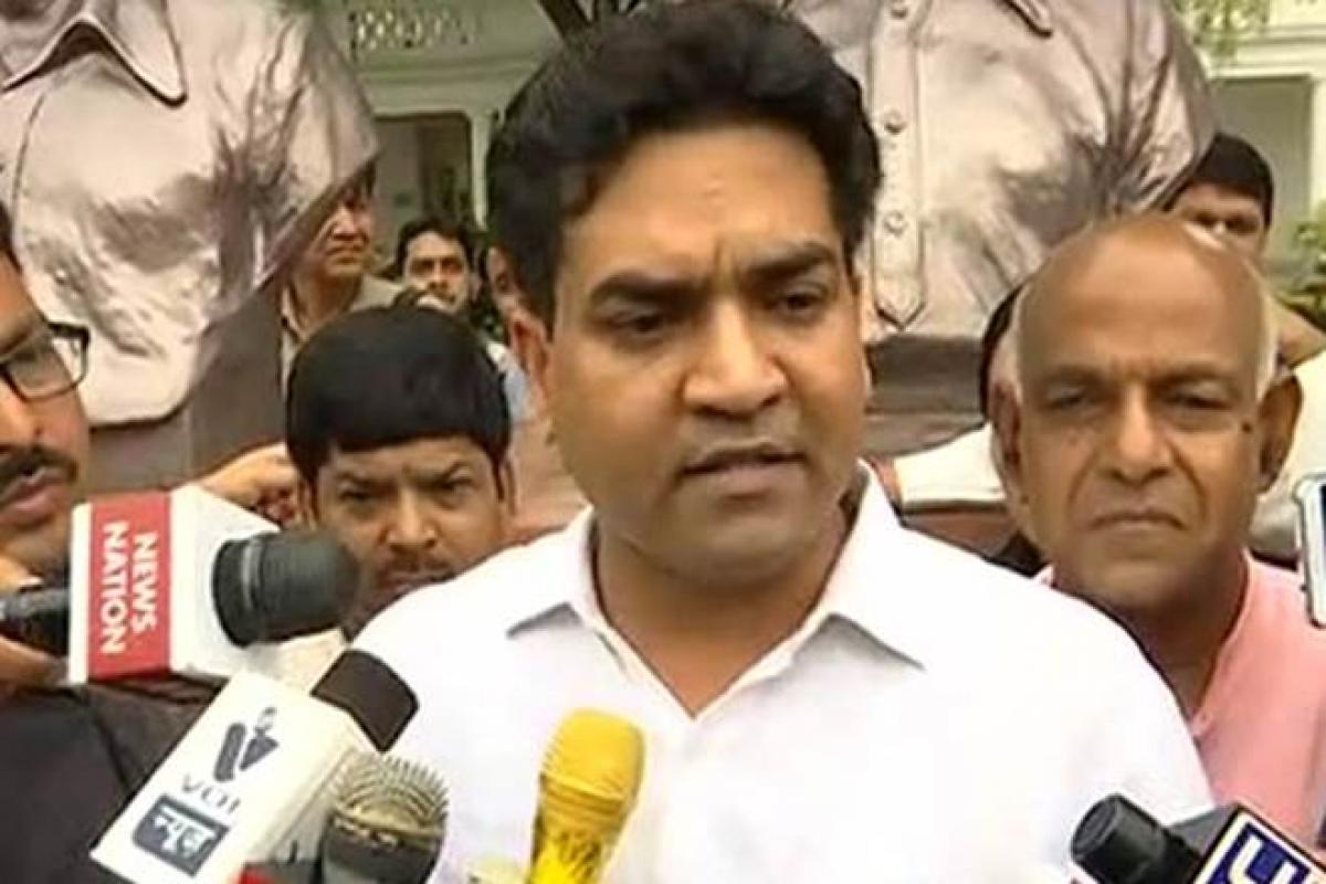 Kapil Mishra attacked in Delhi Assembly