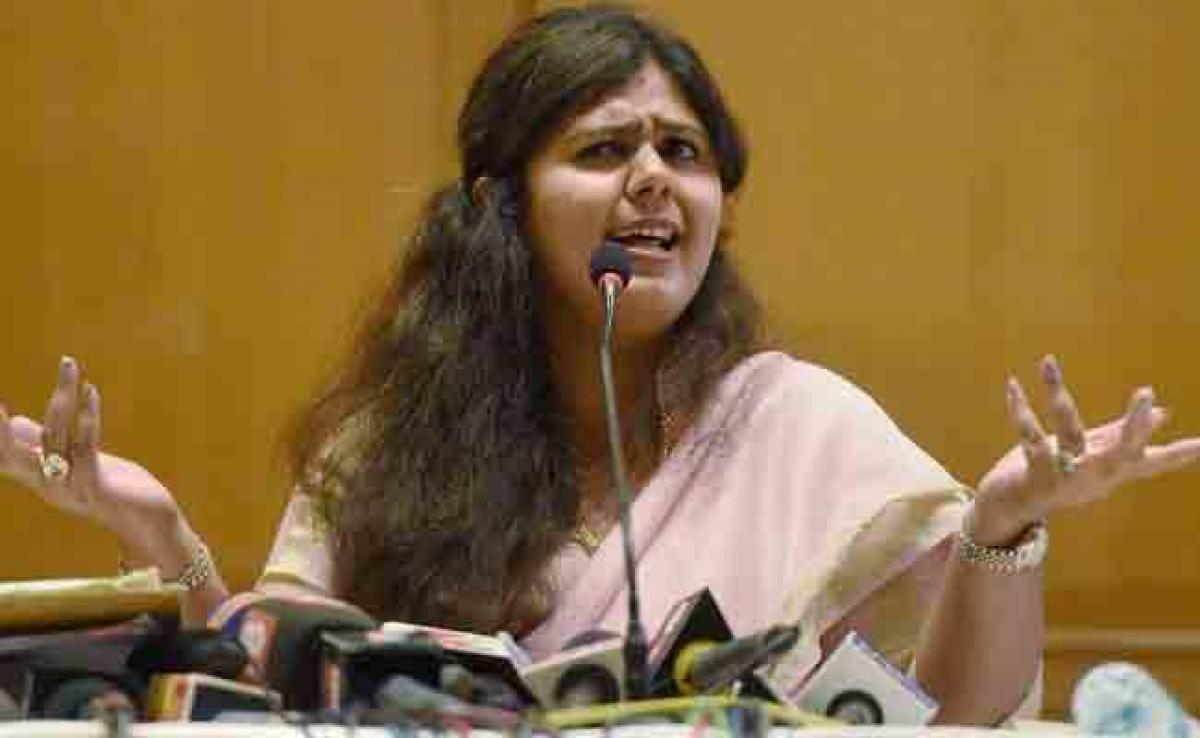 Devendra Fadnavis Asks Pankaja Munde To Attend Water Summit