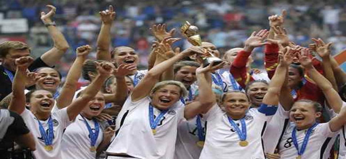 US Female Football Players Files Wage Discrimination Complaints