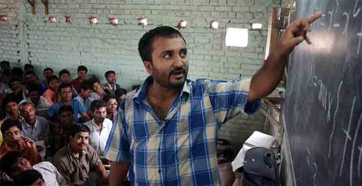 Super 30 founder for refocus on teachers