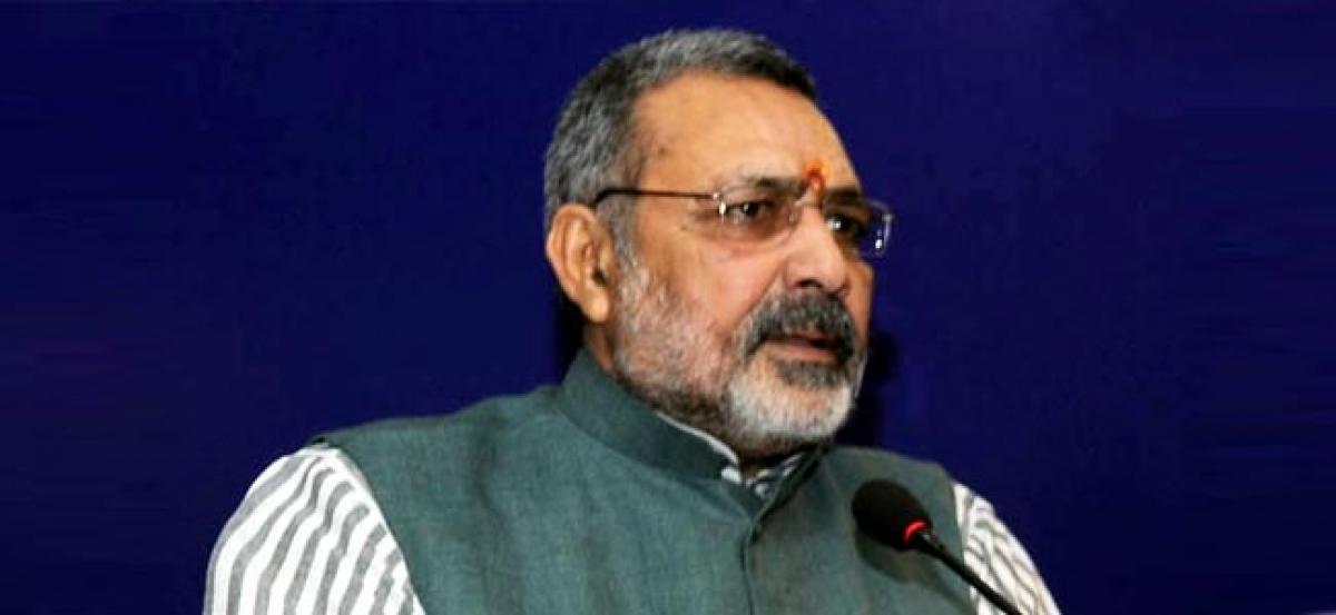 Giriraj Singh urges Hindus to not cut cake on birthday