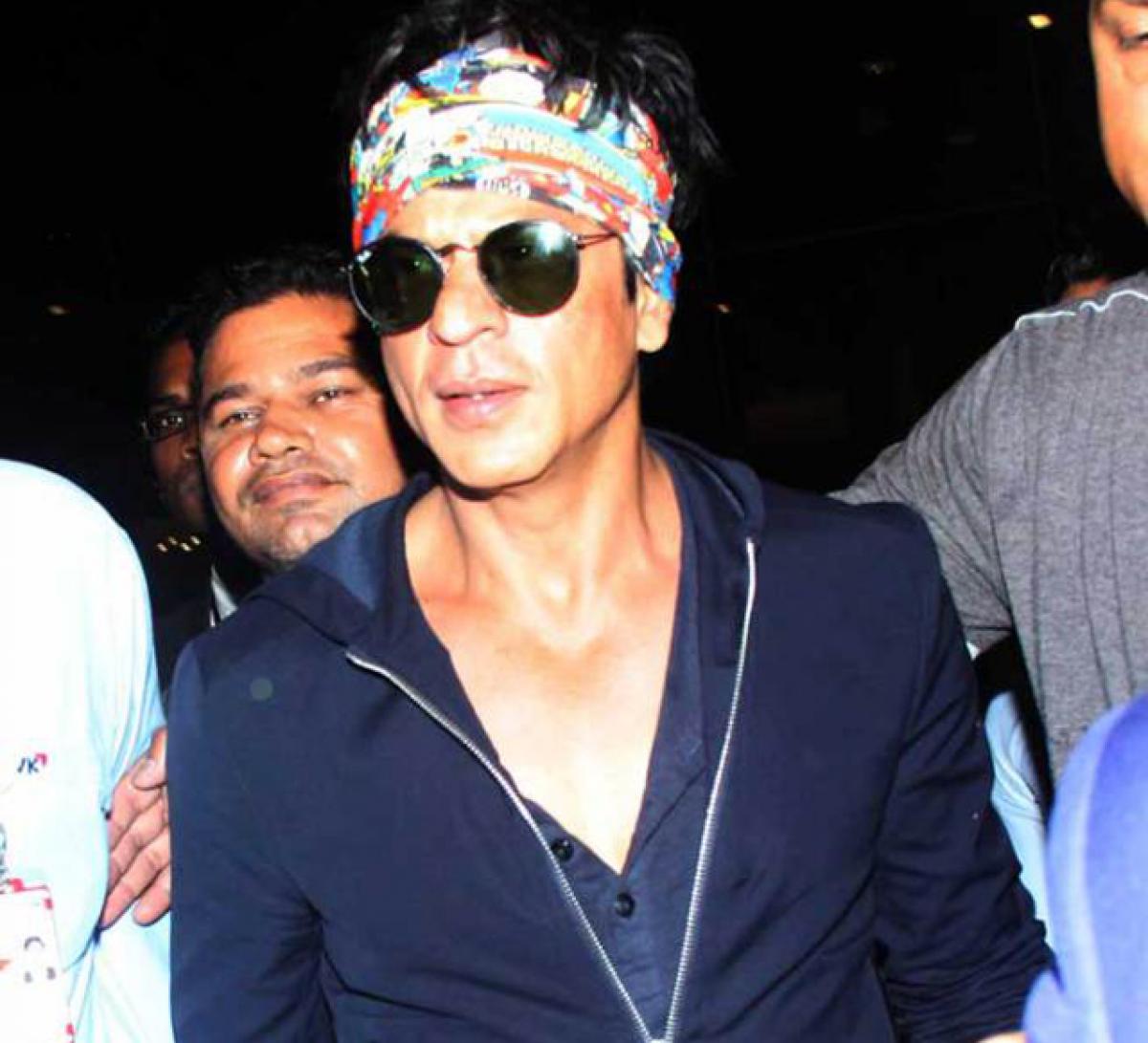 Spotted: Shah Rukh Khan with sons AbRam, Aryan