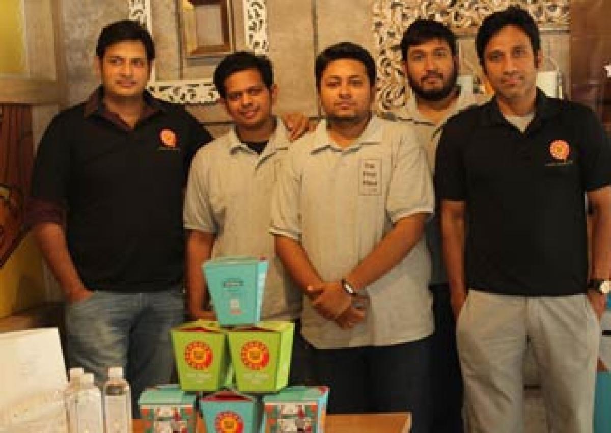 Hello Curry buys food delivery startup