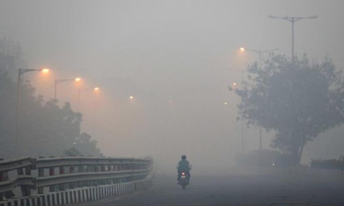 Diwali Fireworks shrouded the Delhi city in a thick cover of smog